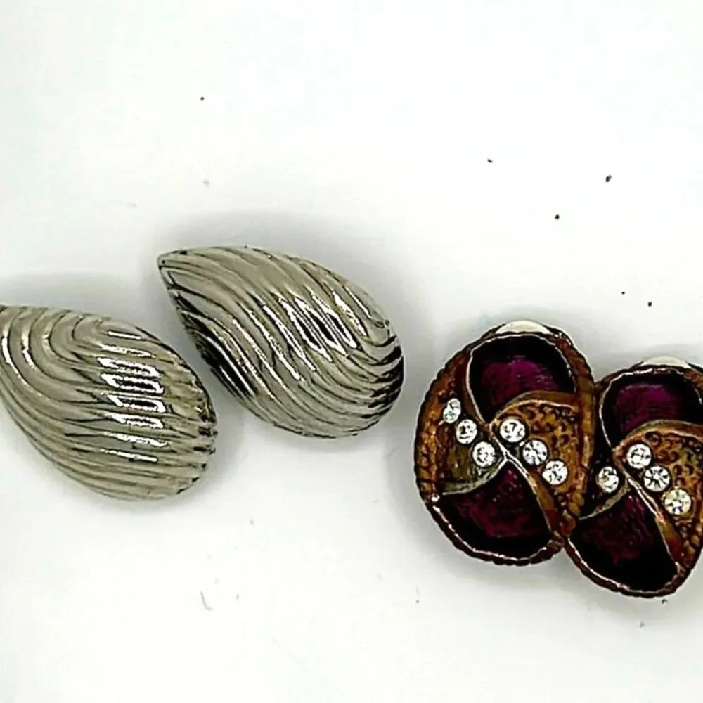 Vintage 80s clip-on earrings